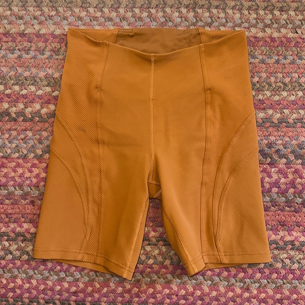 NWOT LULULEMON RIBBED HIGH RISE YOGA BIKE SHORTS - Picture 2 of 7